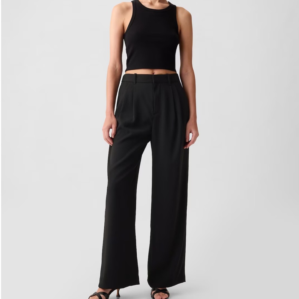 Gap 365 High Rise Pleated Trousers in Black